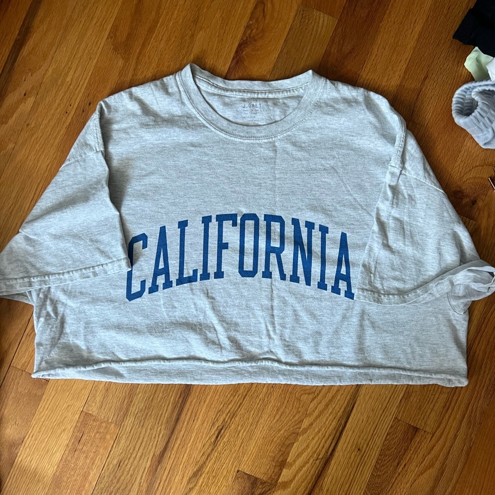 One size cropped shirt